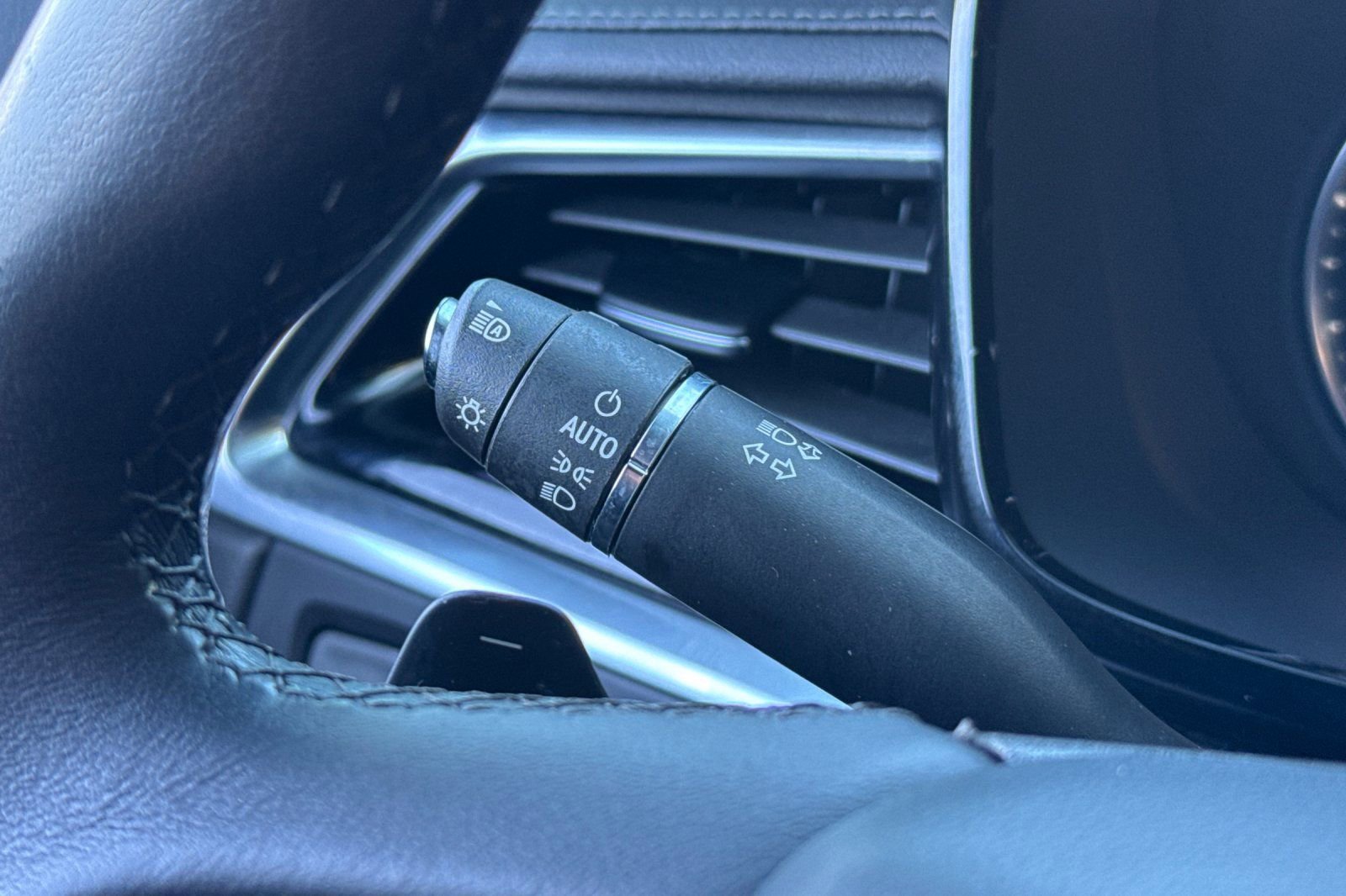 Certified 2025 Cadillac XT6 Premium Luxury image 34