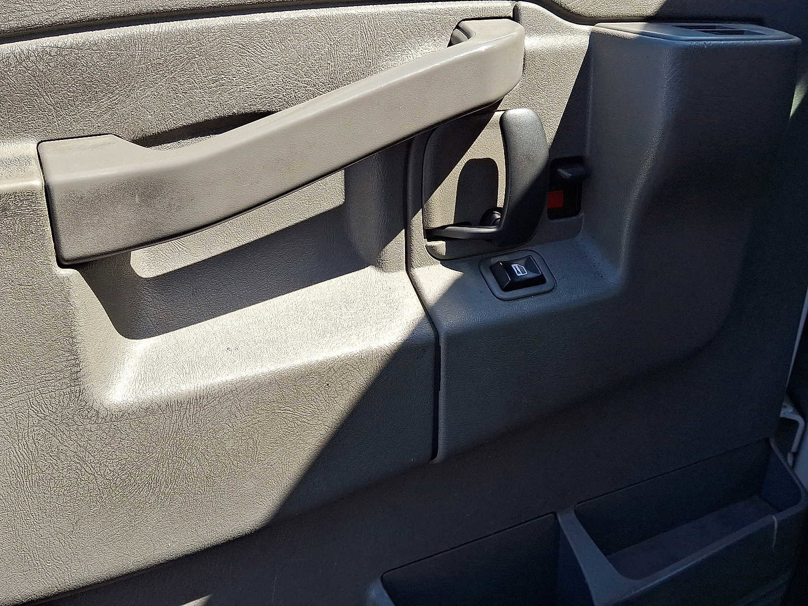 Used 2016 Chevrolet Express 3500 image 11