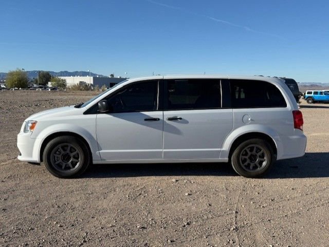 Used 2019 Dodge Grand Caravan SE w/ UConnect Hands-Free Group image 3