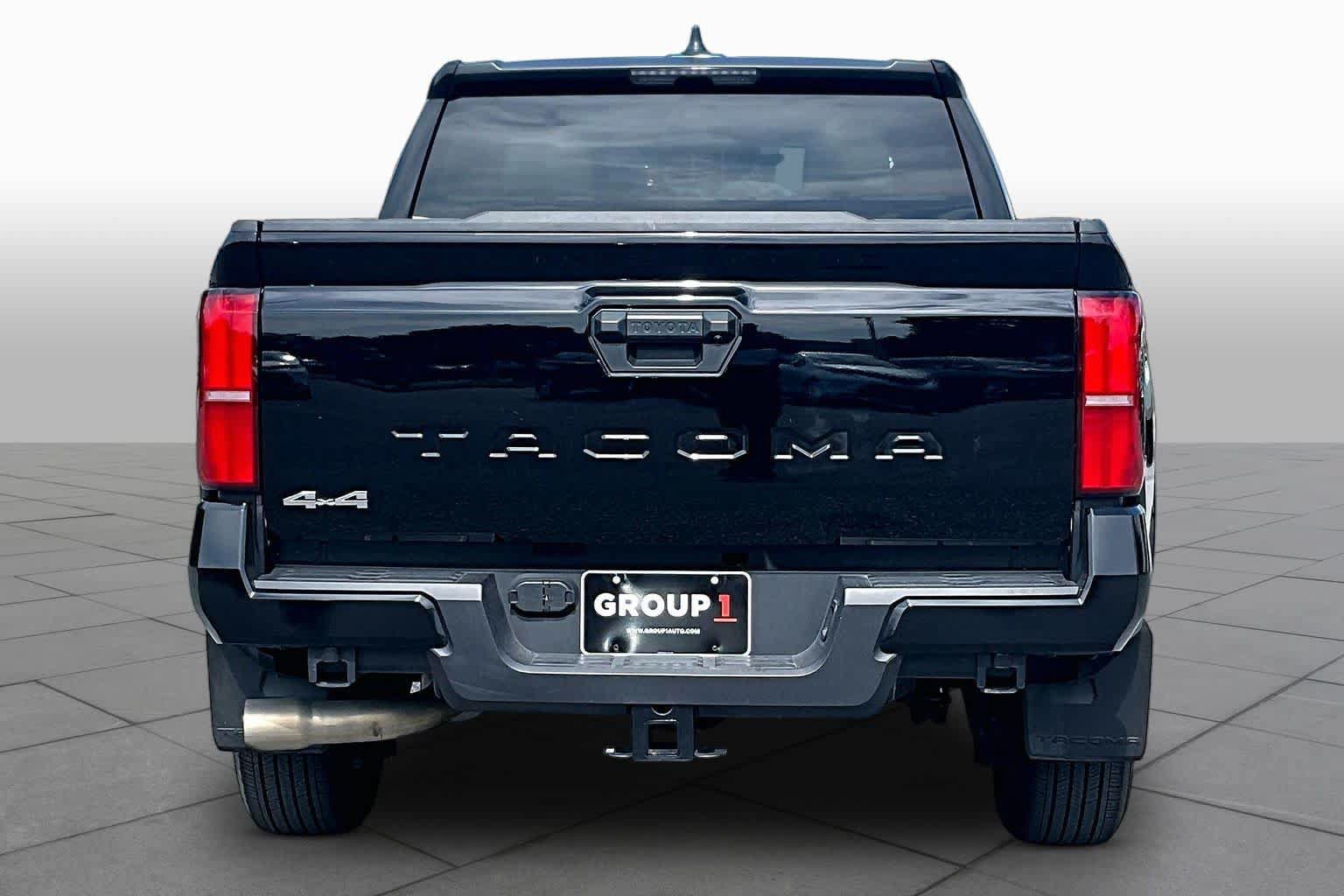Used 2025 Toyota Tacoma SR5 AWD/4WD image 5