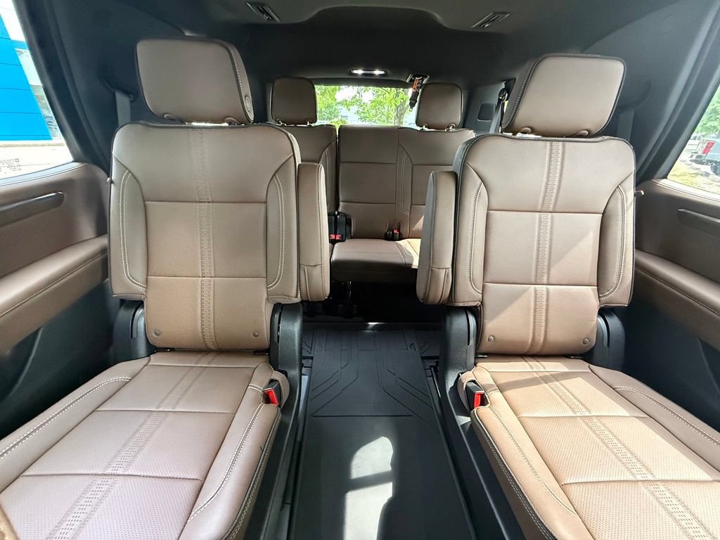 New 2026 Chevrolet Tahoe High Country w/ Sun And Tow Package AWD/4WD image 34