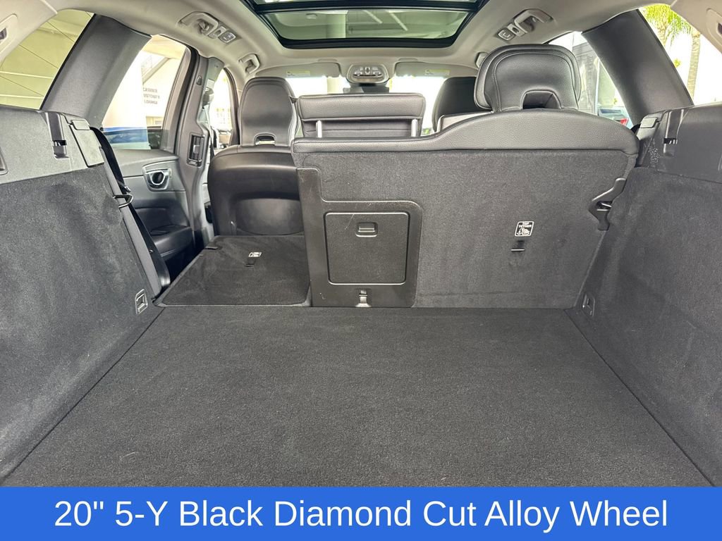 Certified 2023 Volvo XC60 B5 Plus image 14