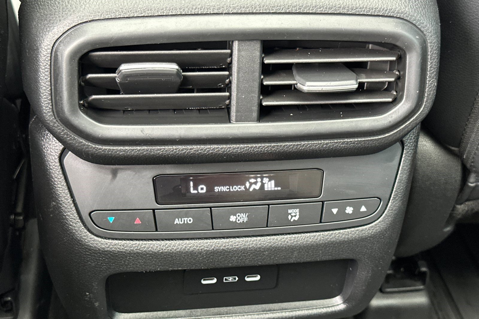 Used 2025 Honda Pilot Touring image 16