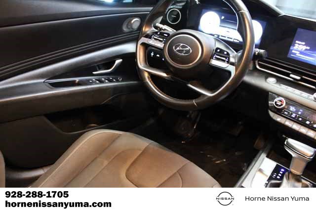 Used 2023 Hyundai Elantra SEL w/ Convenience Package FWD image 10