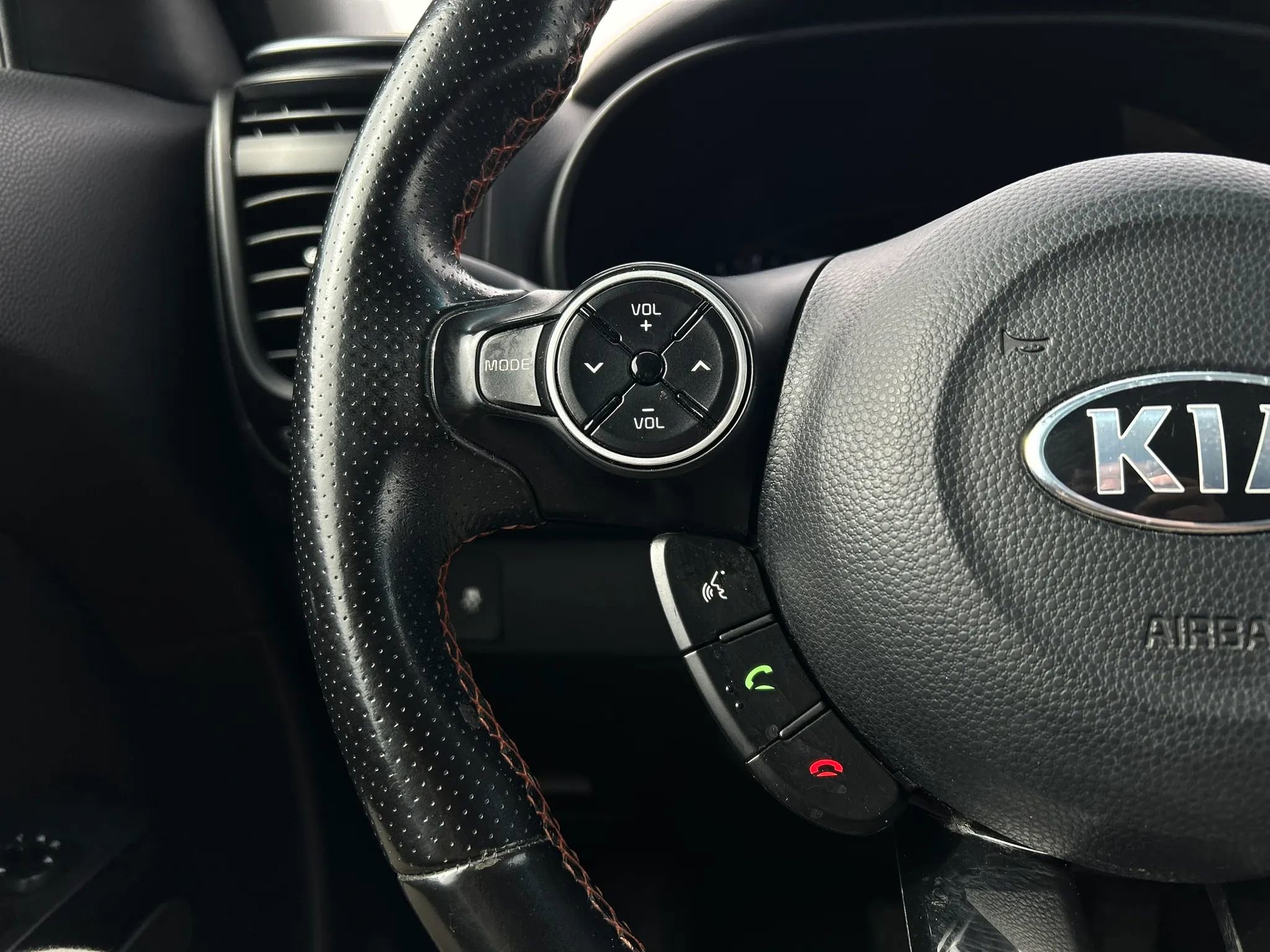 Used 2018 Kia Soul ! FWD image 14