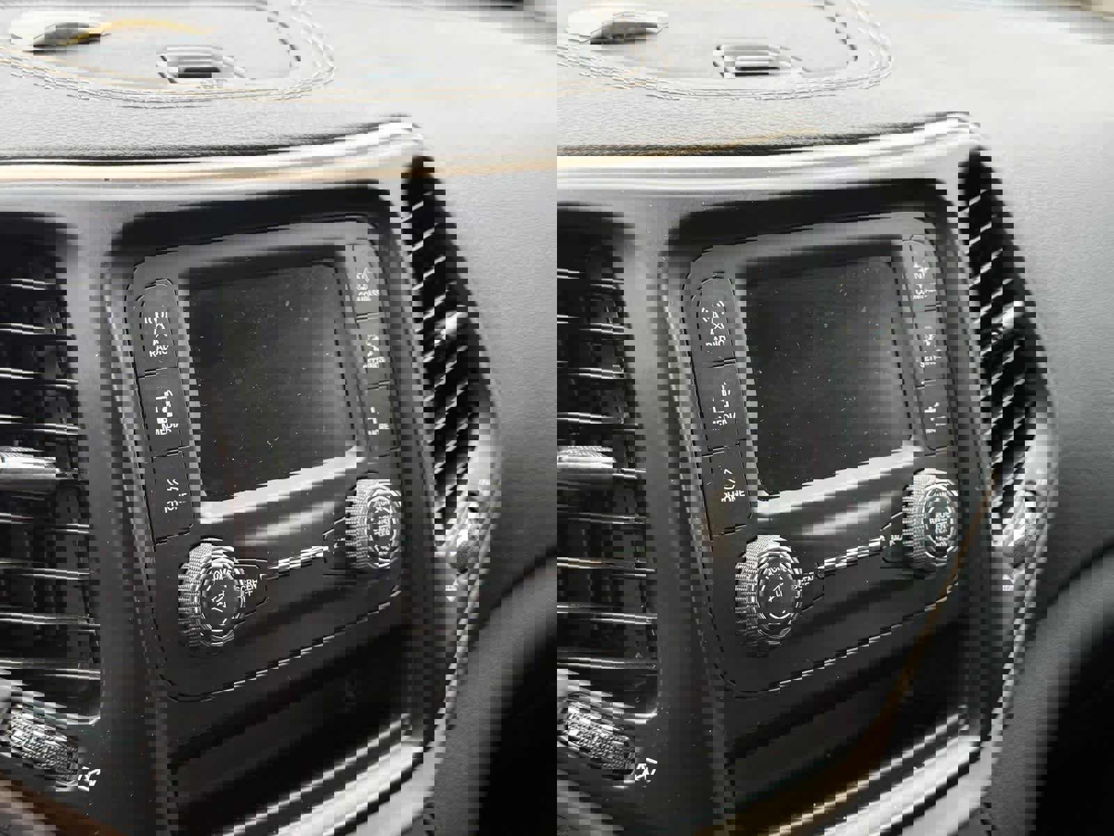 Used 2016 Jeep Cherokee Sport image 16