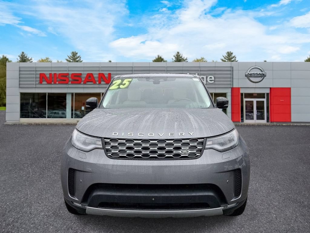 Used 2025 Land Rover Discovery S AWD/4WD image 2