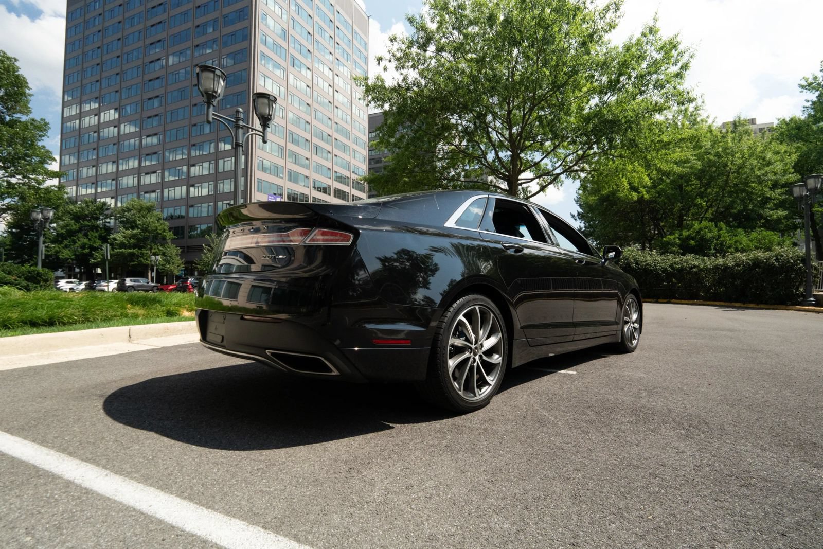 Used 2019 Lincoln MKZ Reserve w/ Reserve Plus Package AWD/4WD image 3