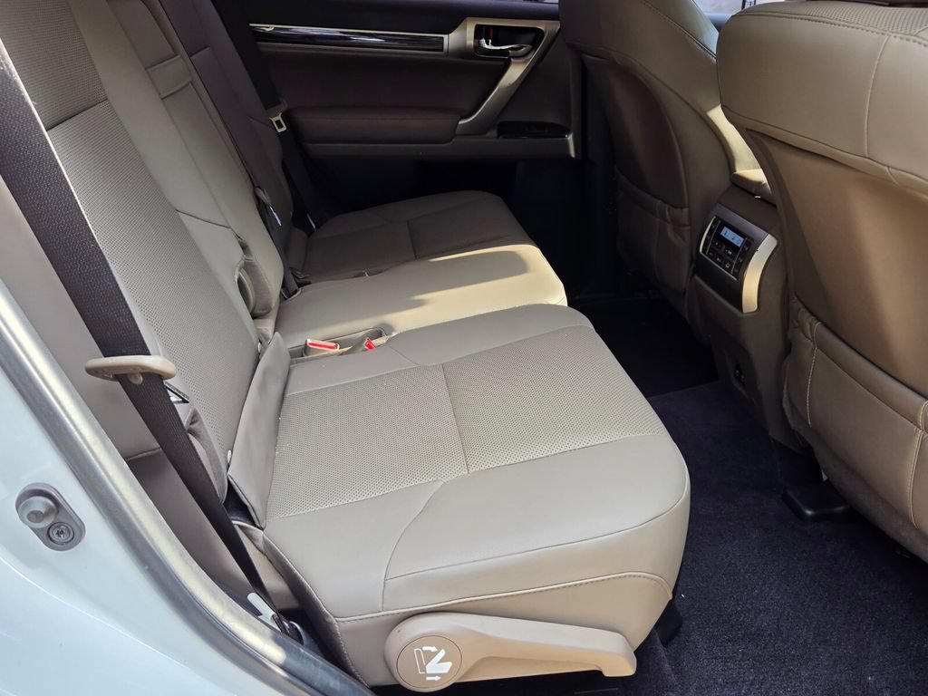 Used 2021 Lexus GX 460 Premium w/ Premium Package AWD/4WD image 18