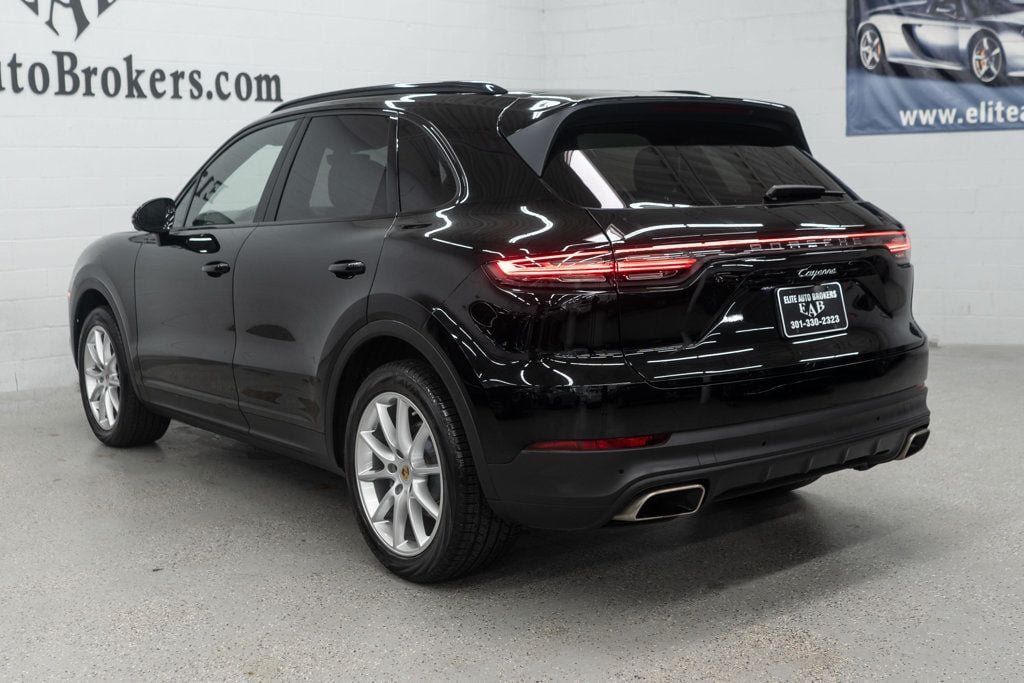 Used 2023 Porsche Cayenne AWD/4WD image 38