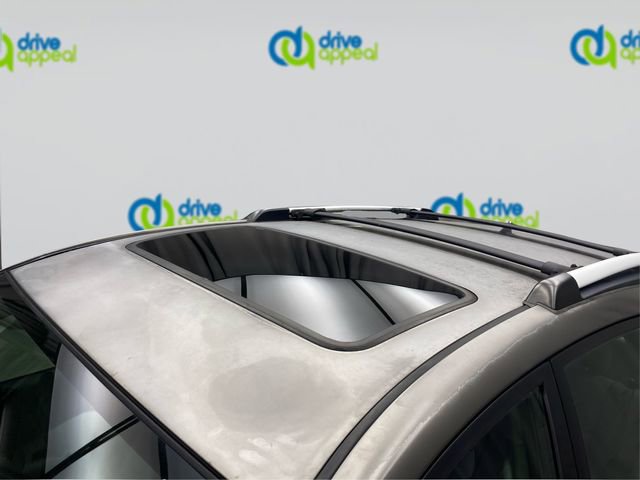 Used 2003 Pontiac Vibe w/ Power Group Value Package FWD image 12