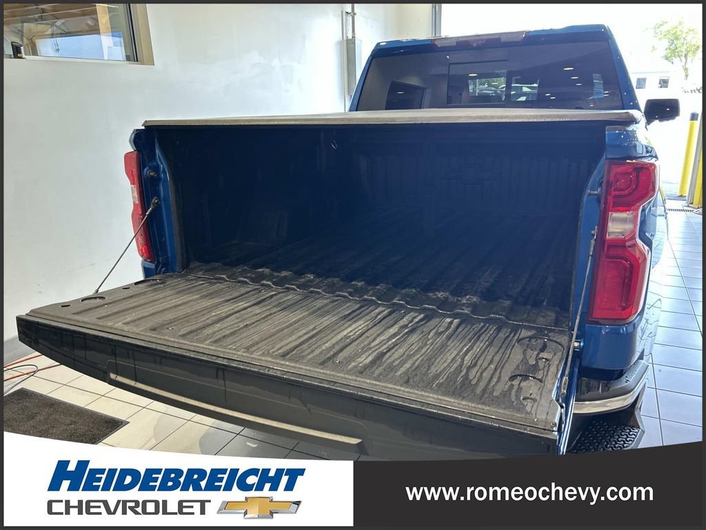 Certified 2022 Chevrolet Silverado 1500 LTZ w/ Technology Package AWD/4WD image 15