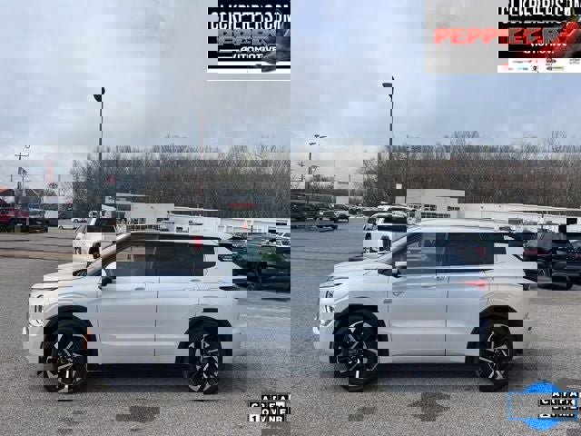 Used 2024 Mitsubishi Outlander SEL Black Edition image 3