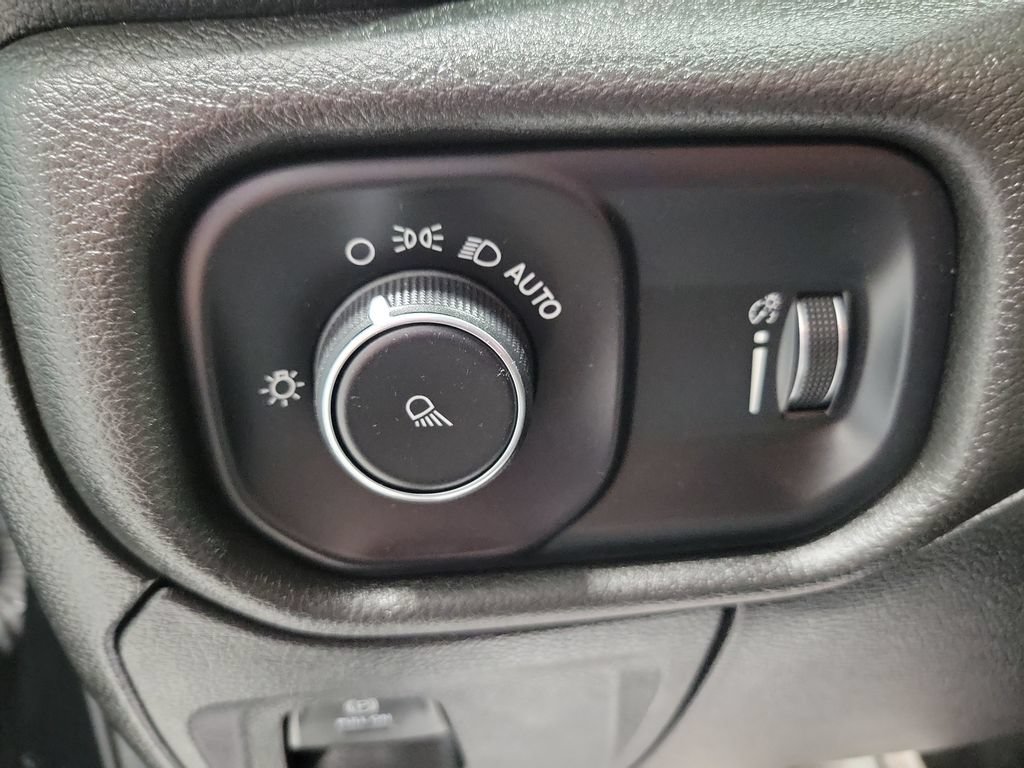 Used 2023 RAM 1500 Big Horn AWD/4WD image 31