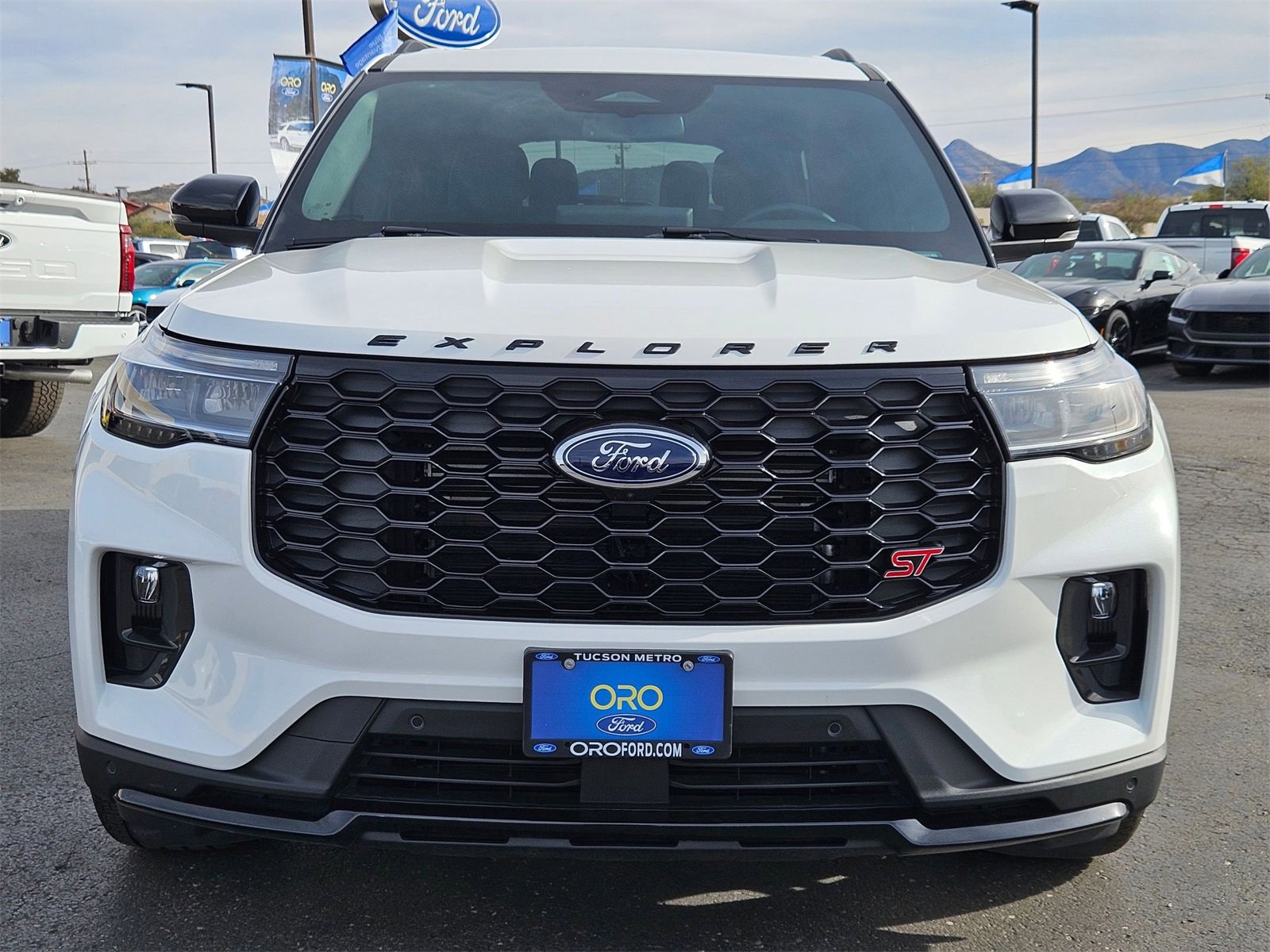 Used 2025 Ford Explorer ST image 2