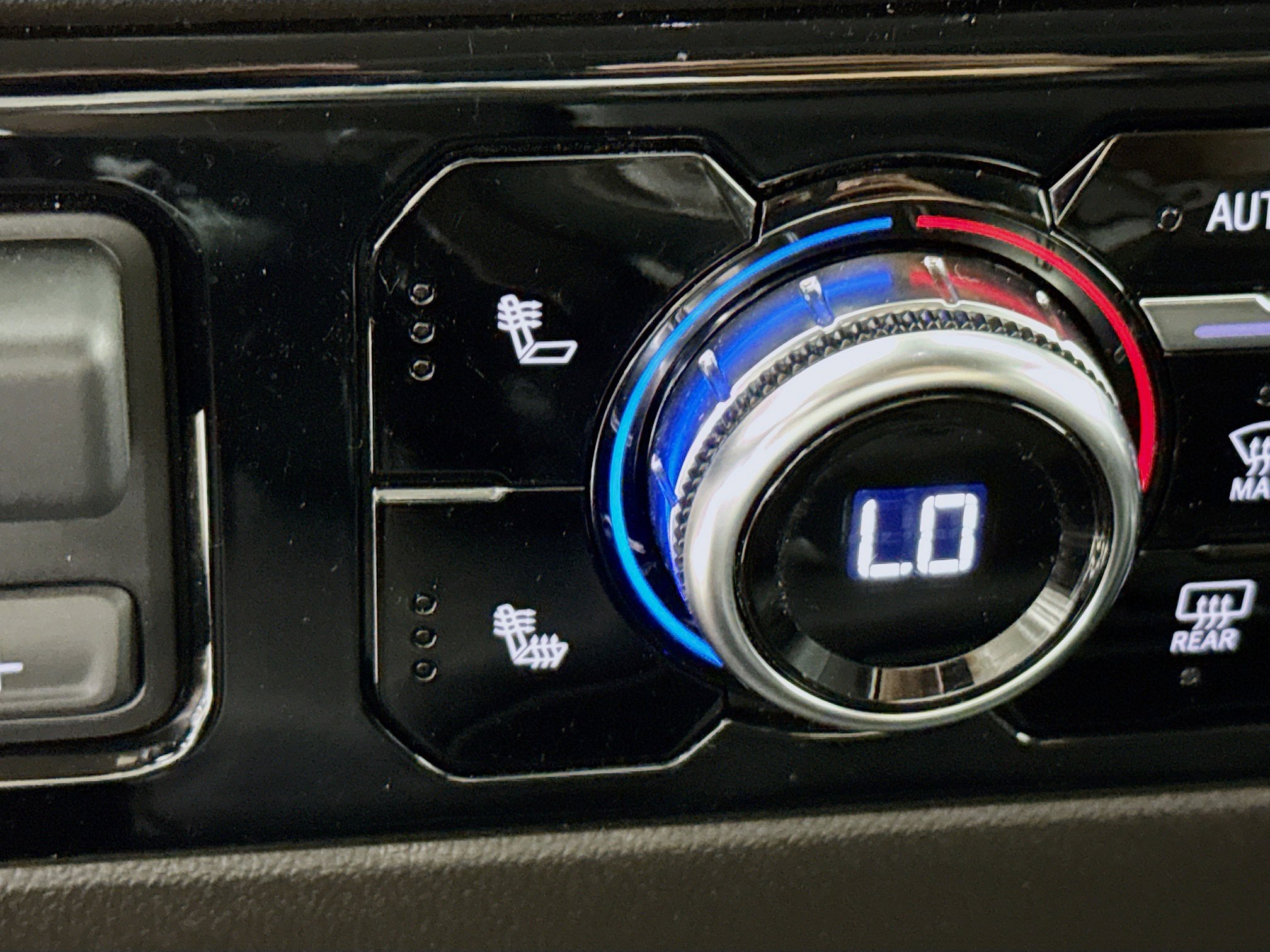 Used 2025 GMC Sierra 1500 SLT image 25