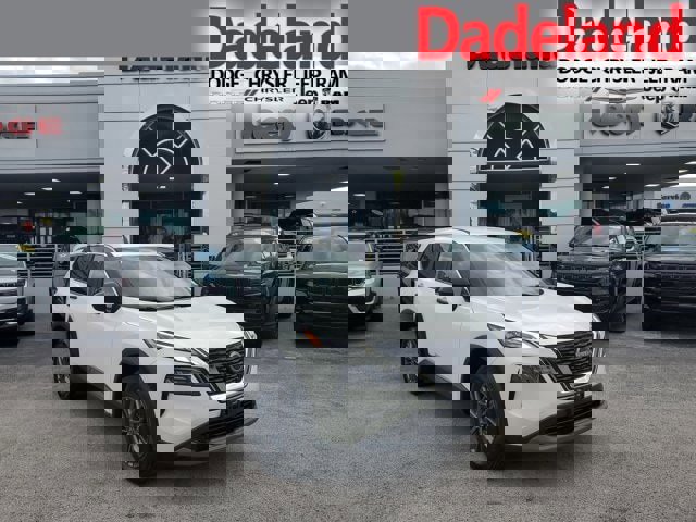 Used 2023 Nissan Rogue S image 1