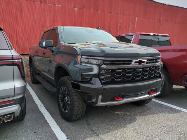 Used 2025 Chevrolet Silverado 1500 ZR2 w/ Technology Package image 4