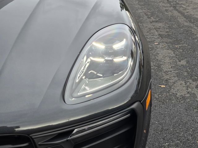 Used 2026 Porsche Macan image 12
