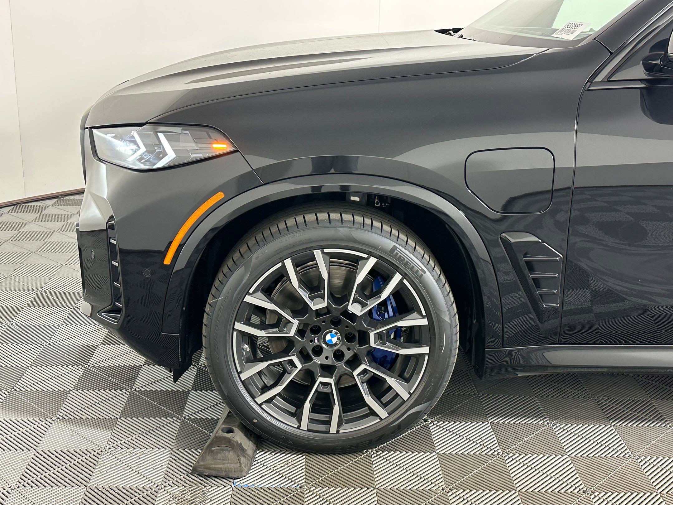 New 2026 BMW X5 xDrive50e w/ Executive Package image 9