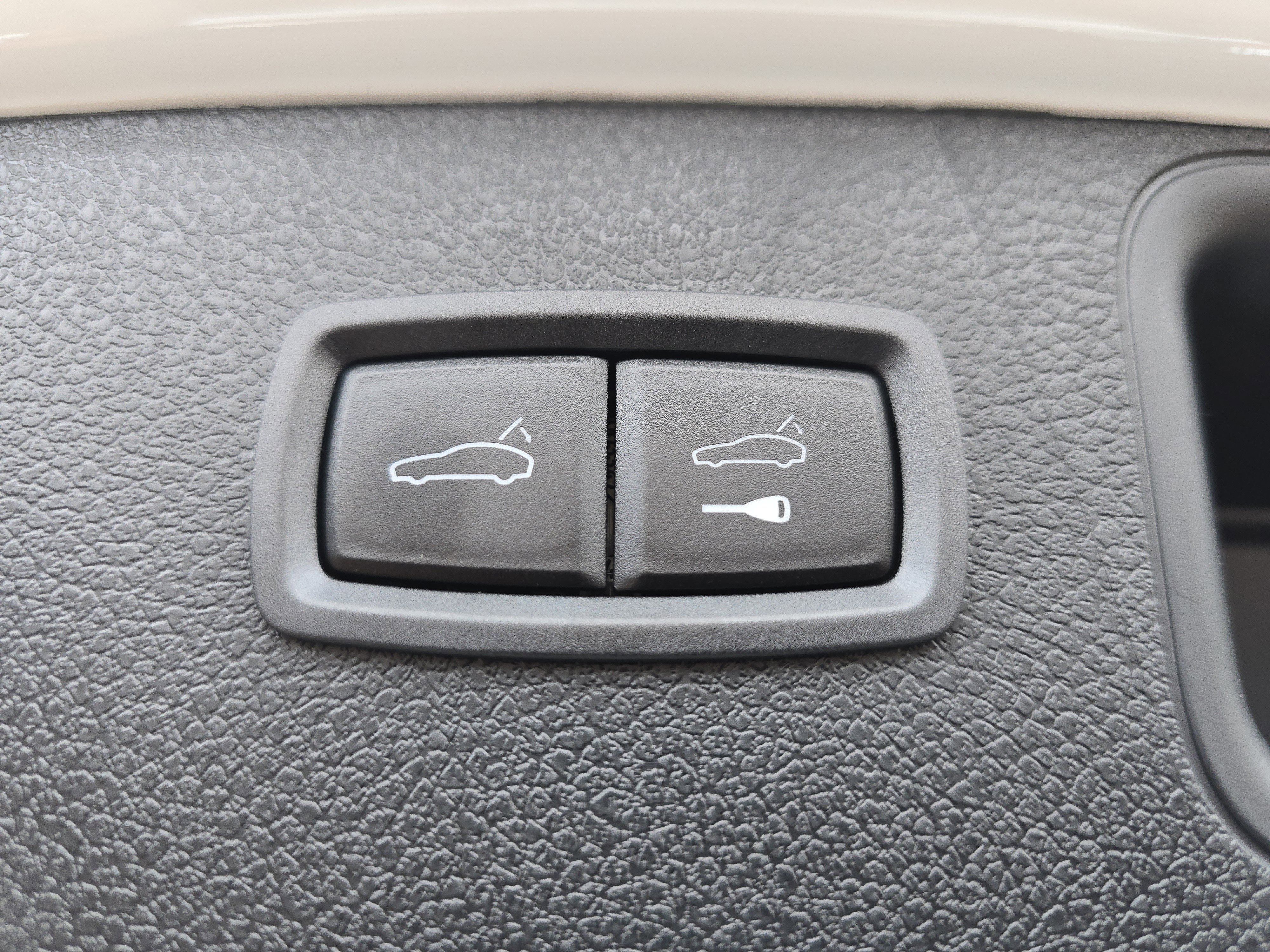 New 2026 Porsche Macan S image 16