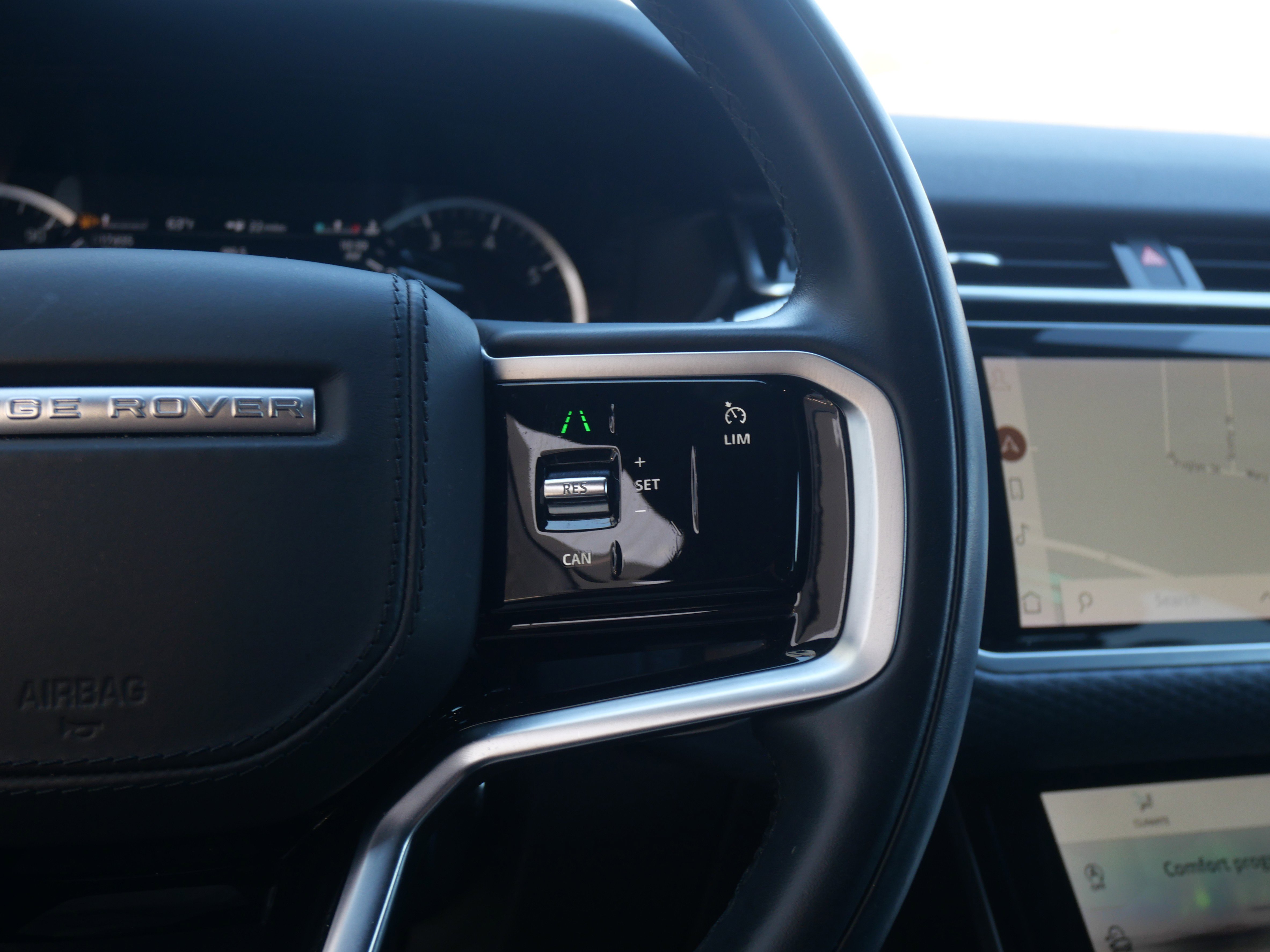 Used 2022 Land Rover Range Rover Velar R-Dynamic S image 23