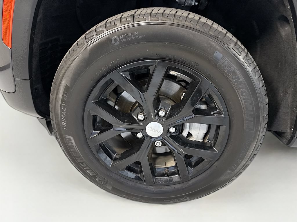 Used 2023 Jeep Grand Cherokee Limited RWD image 30