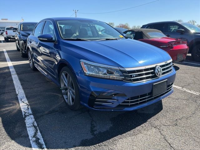 Used 2017 Volkswagen Passat 1.8T R-Line w/ R-Line Lighting Package FWD image 1