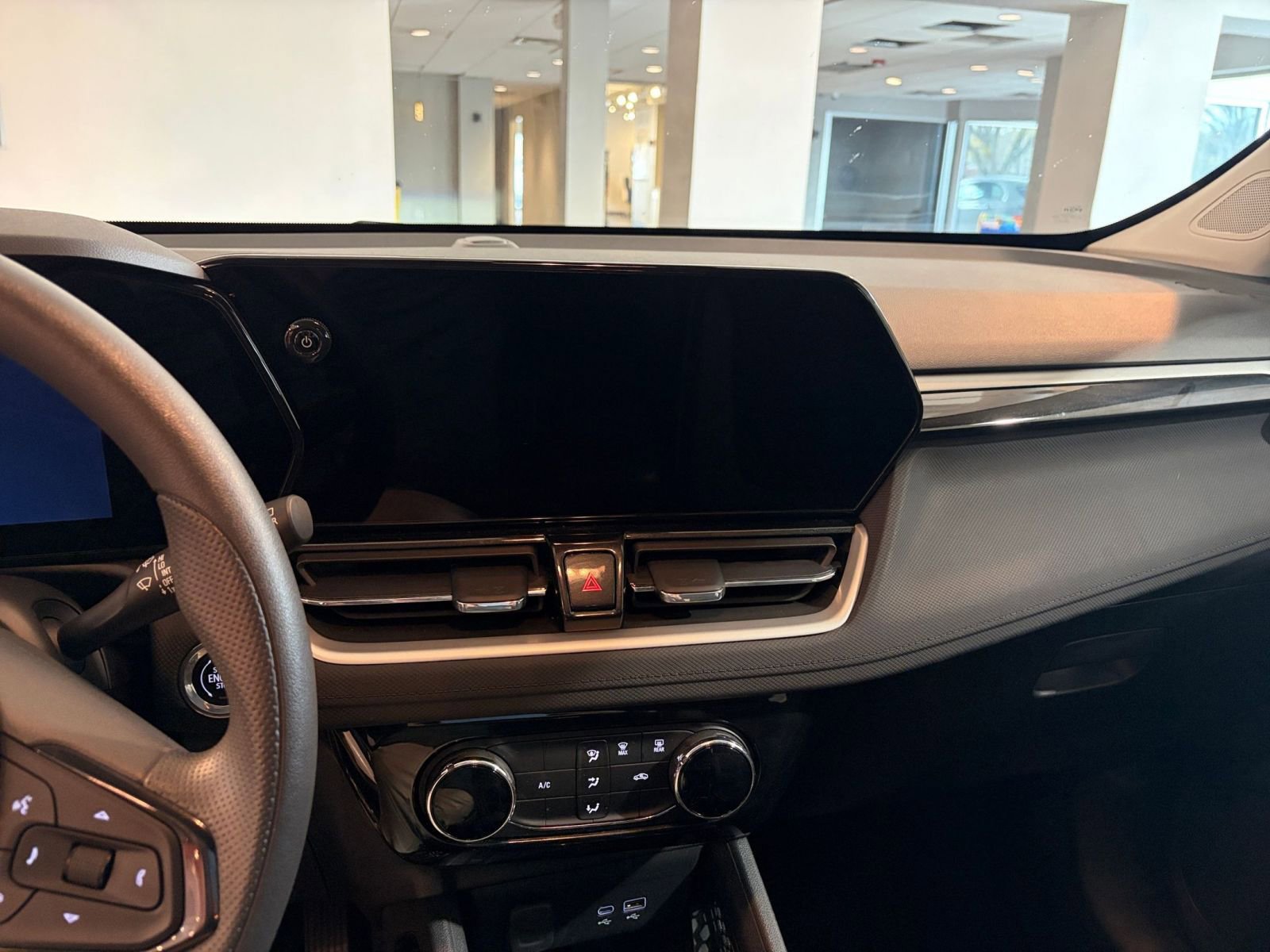 Used 2025 Chevrolet TrailBlazer LT image 18