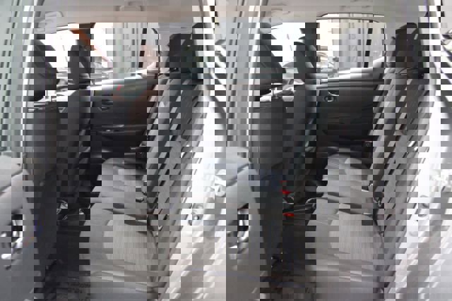 Used 2024 Nissan Leaf S image 20