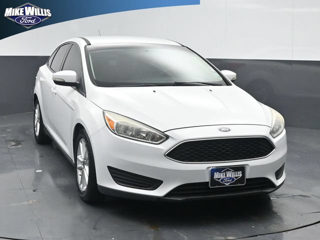 Used 2015 Ford Focus SE FWD image 1