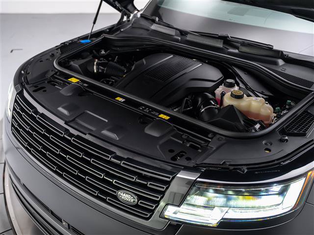 Used 2025 Land Rover Range Rover SE AWD/4WD image 10