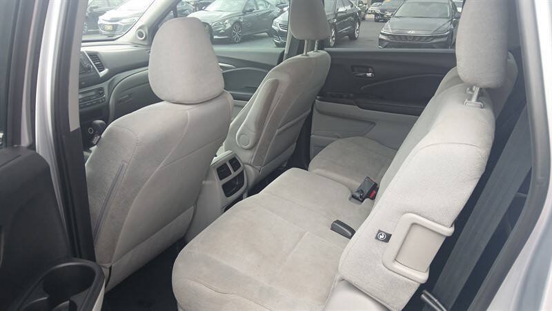 Used 2019 Honda Pilot LX image 9