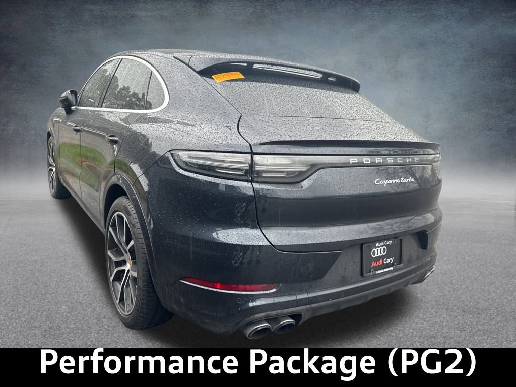 Used 2022 Porsche Cayenne Turbo image 2