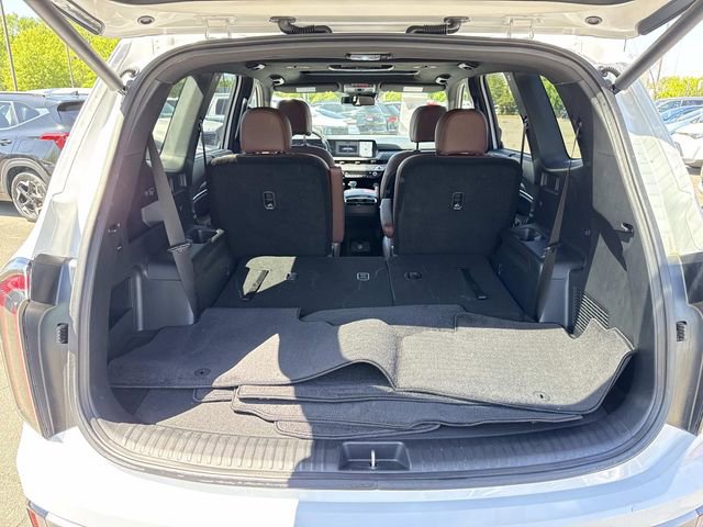 Used 2023 Kia Telluride EX w/ EX Captain's Chair Package image 12