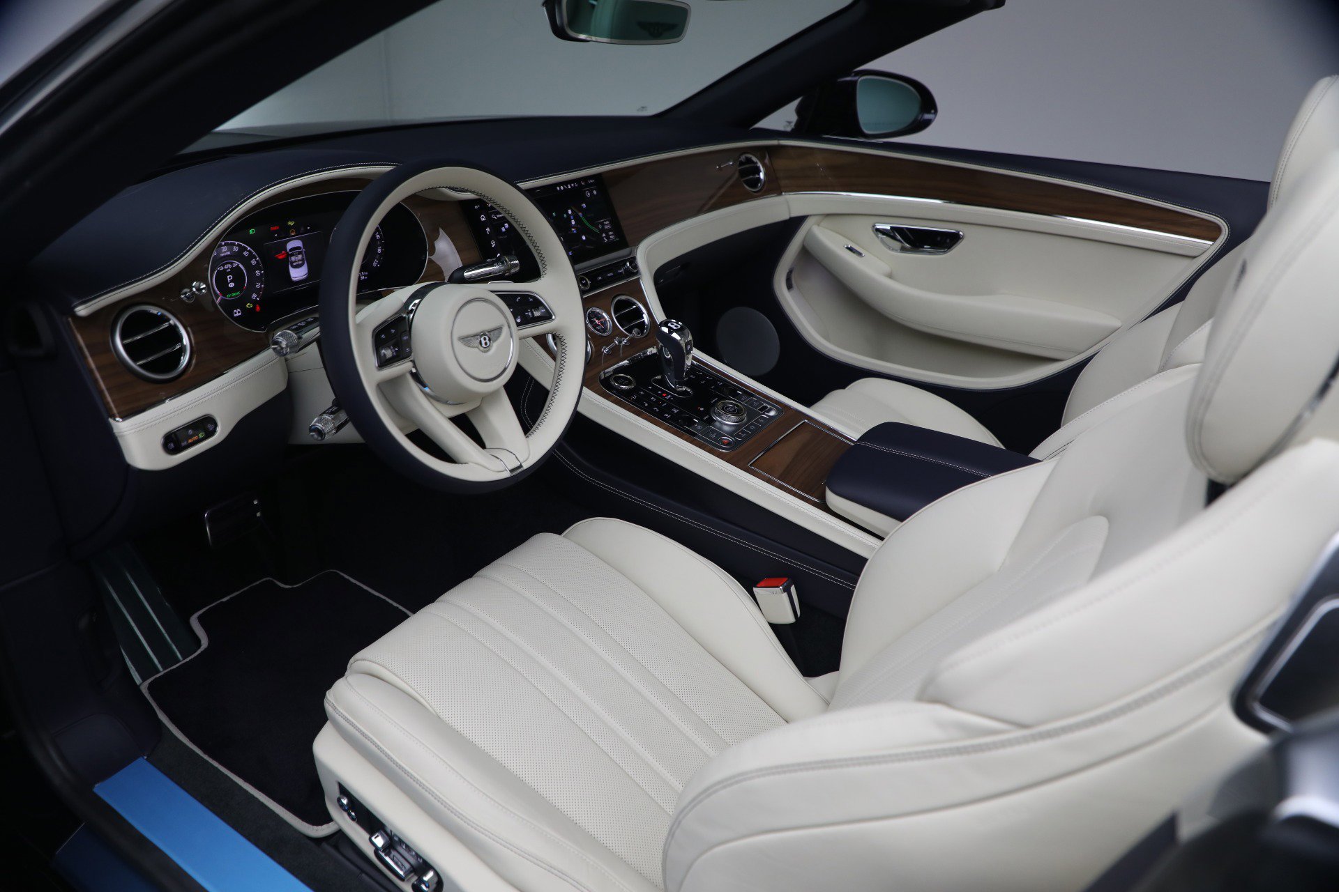 New 2026 Bentley Continental GTC AWD/4WD image 22