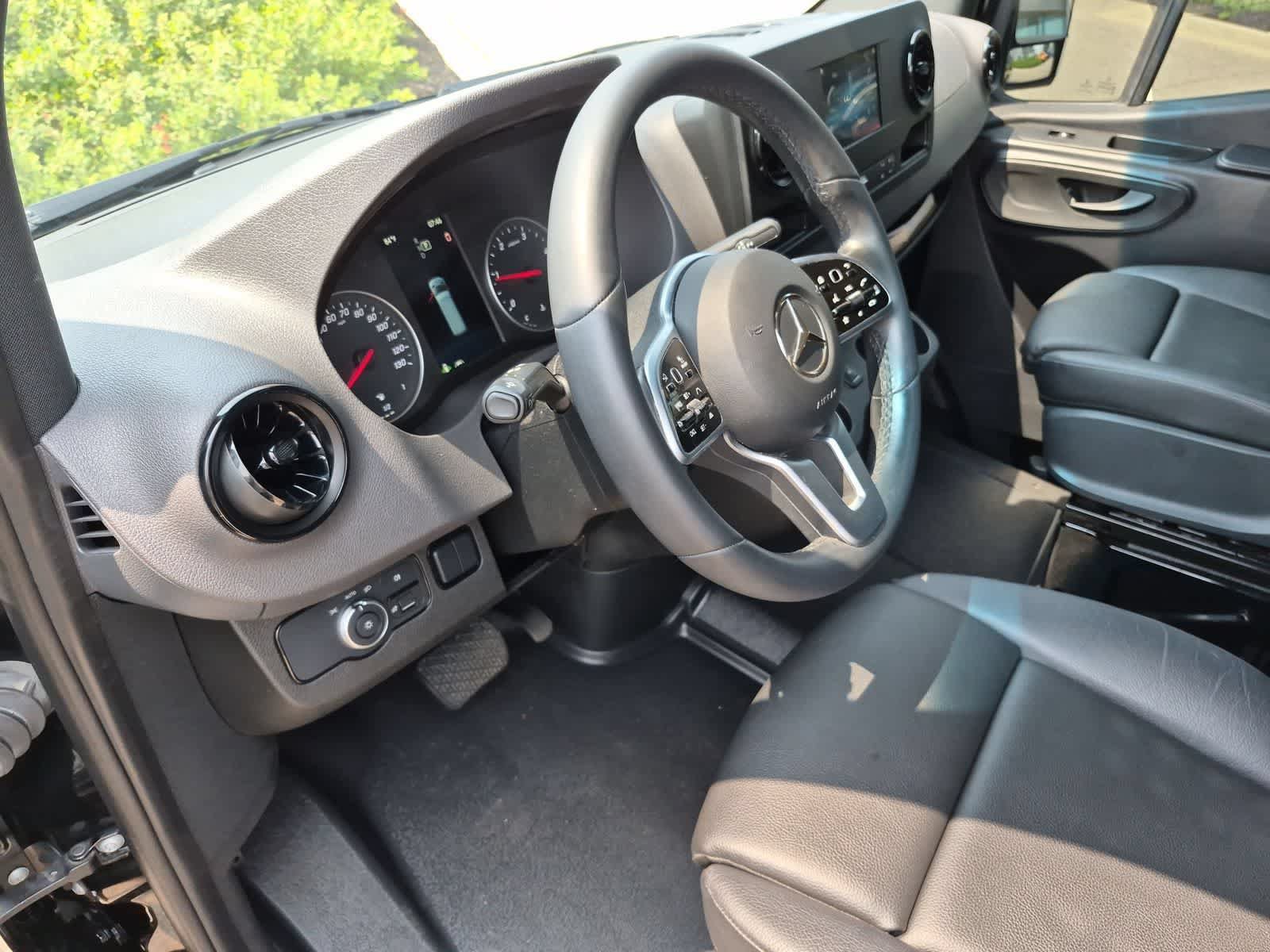 Used 2022 Mercedes-Benz Sprinter 3500 image 10