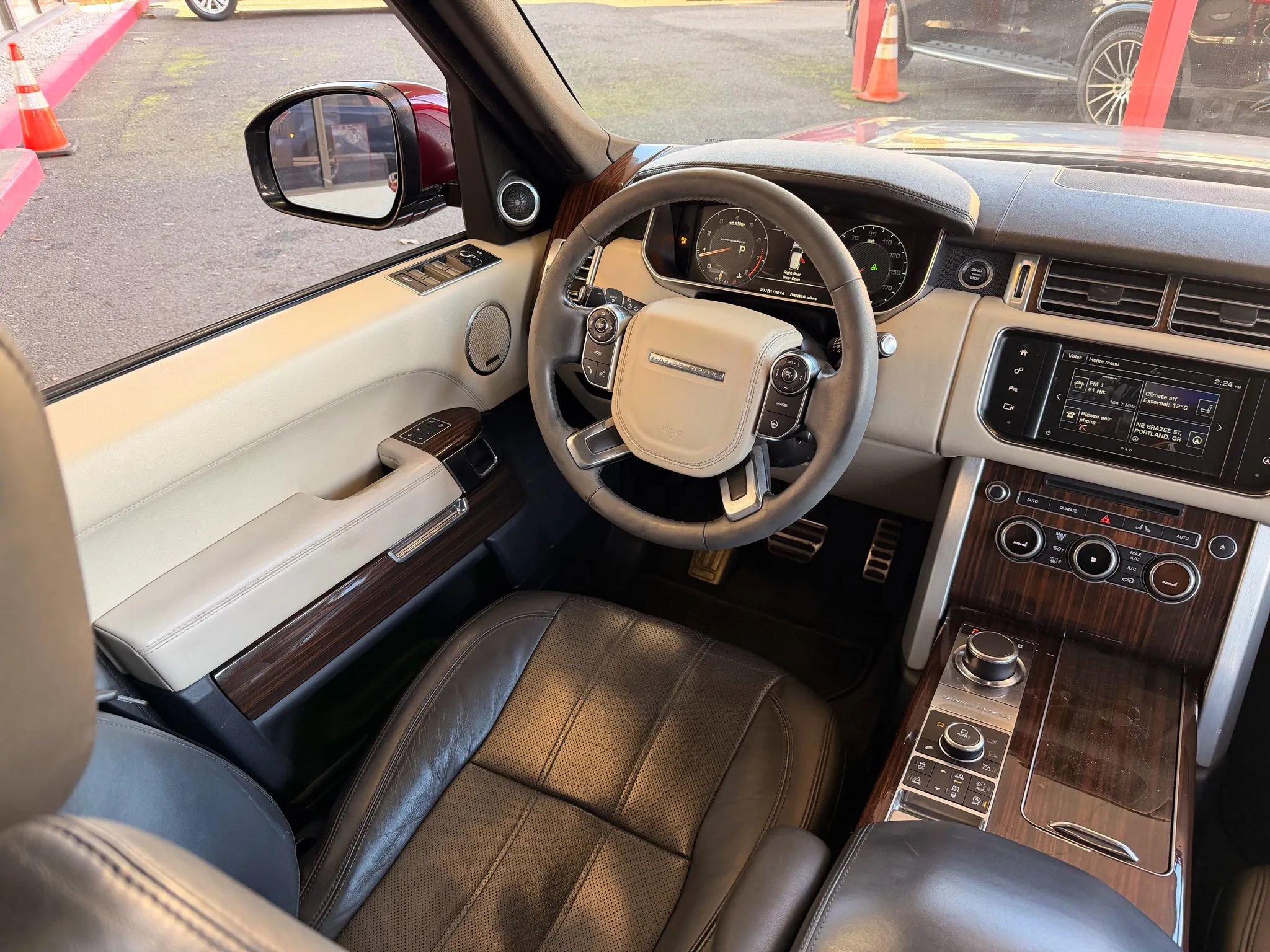 Used 2016 Land Rover Range Rover Supercharged image 13