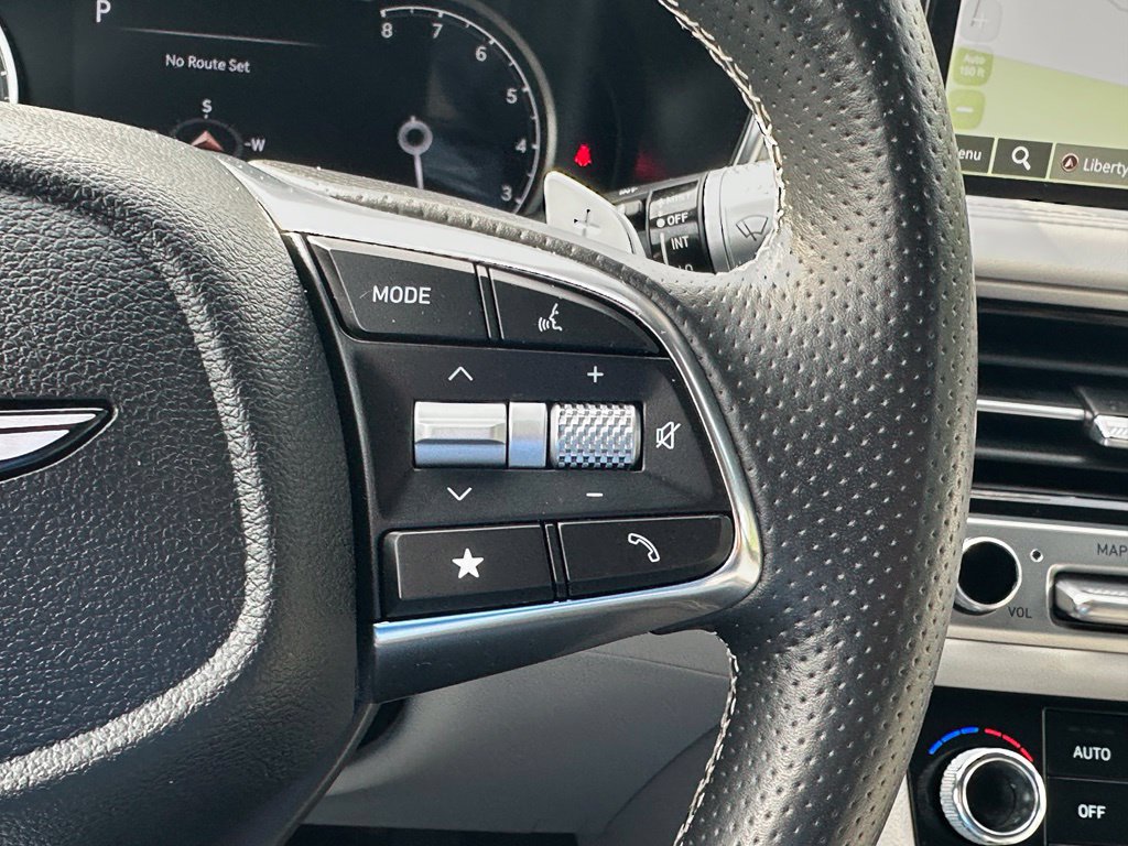 Used 2025 Genesis G70 2.5T RWD image 30