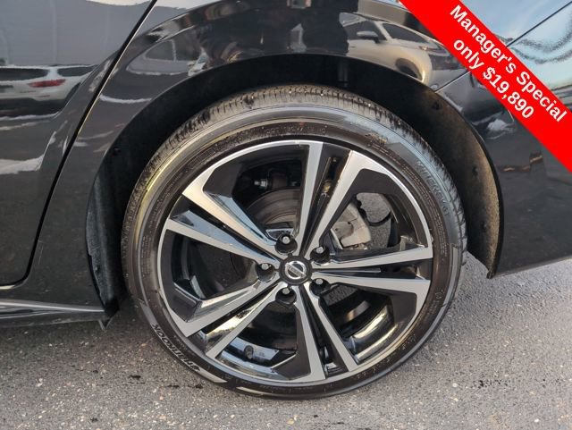 Certified 2023 Nissan Sentra SR w/ Trunk Package image 25