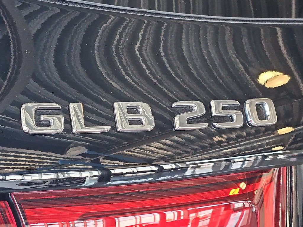 New 2026 Mercedes-Benz GLB 250 image 12