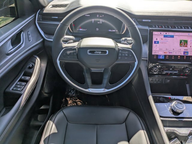 New 2025 Jeep Grand Cherokee L Limited w/ Black Appearance Package image 14