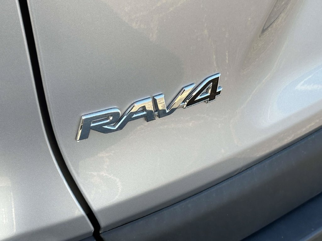 Used 2024 Toyota RAV4 XLE FWD image 10