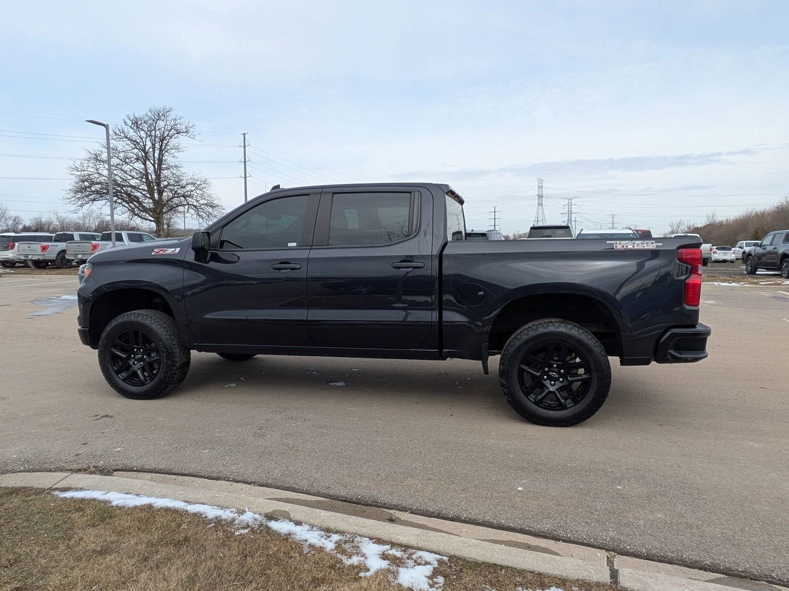 Used 2023 Chevrolet Silverado 1500 Custom Trail Boss w/ LPO, Dark Essentials Package image 3