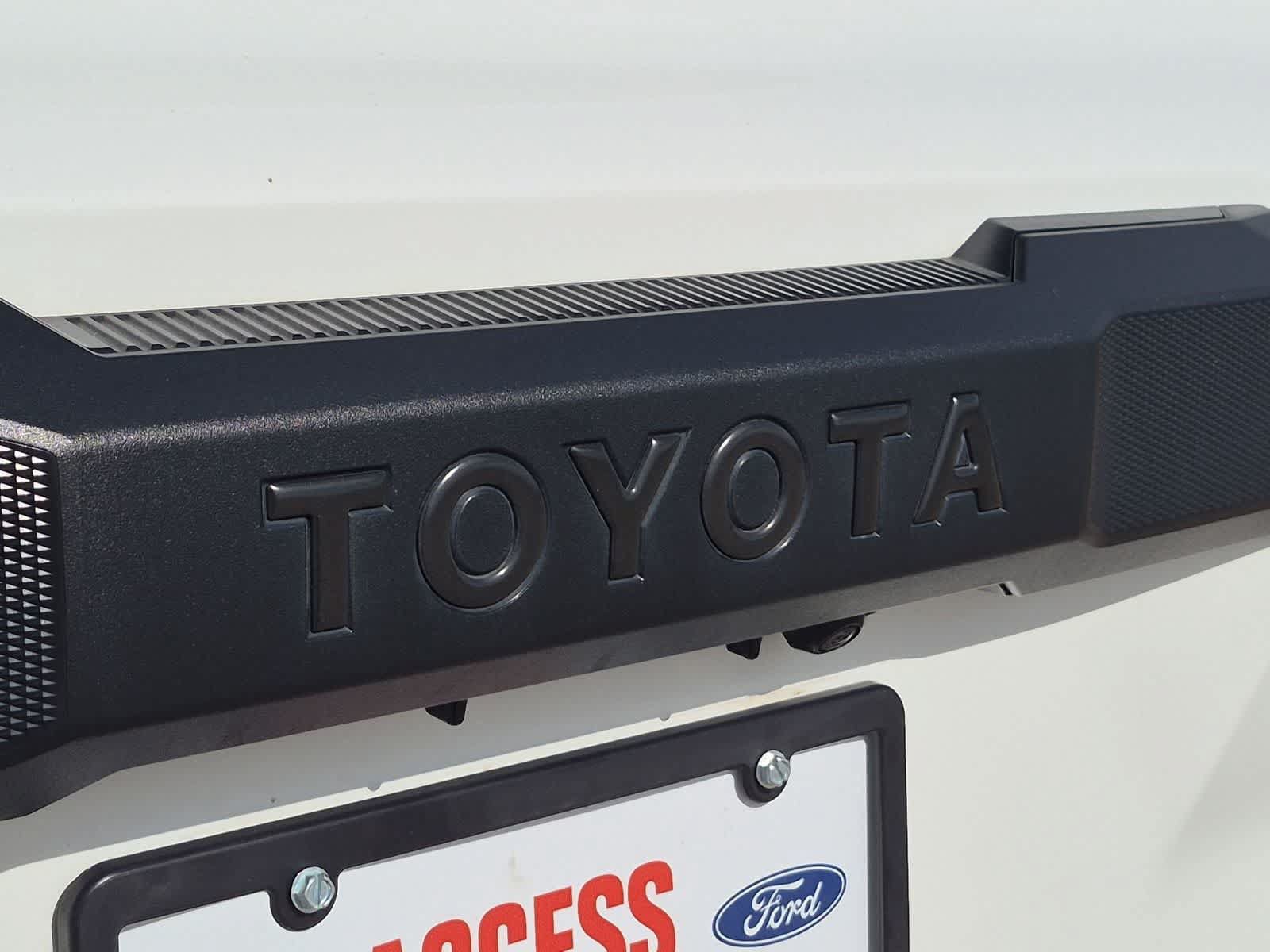 Used 2025 Toyota 4Runner SR5 AWD/4WD image 29