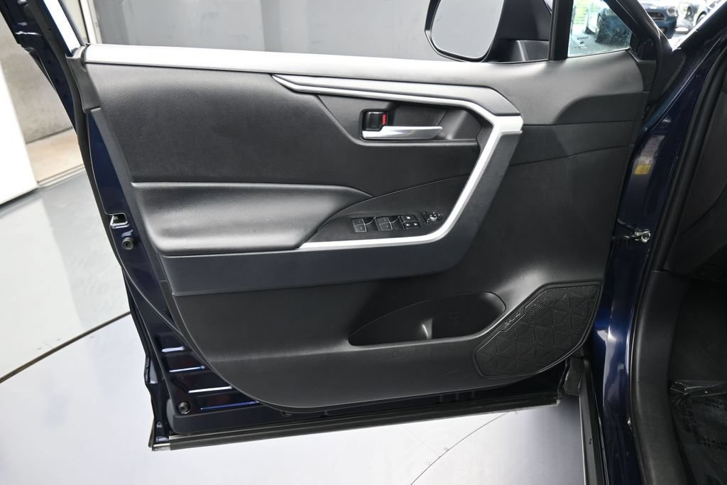 Used 2025 Toyota RAV4 XLE Premium FWD image 13