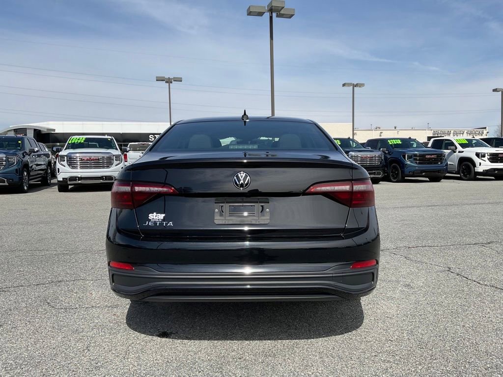 Used 2022 Volkswagen Jetta Sport image 8