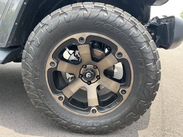 Used 2021 Jeep Wrangler Unlimited Sahara w/ Cold Weather Group AWD/4WD image 14
