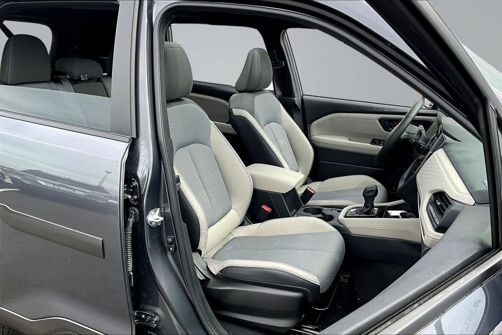 Used 2025 Subaru Forester Premium AWD/4WD image 27