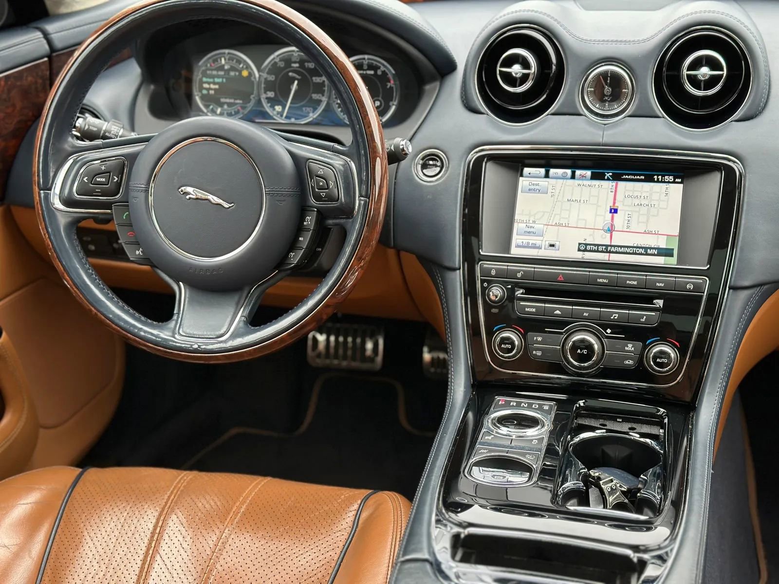 Used 2015 Jaguar XJ L Portfolio image 26